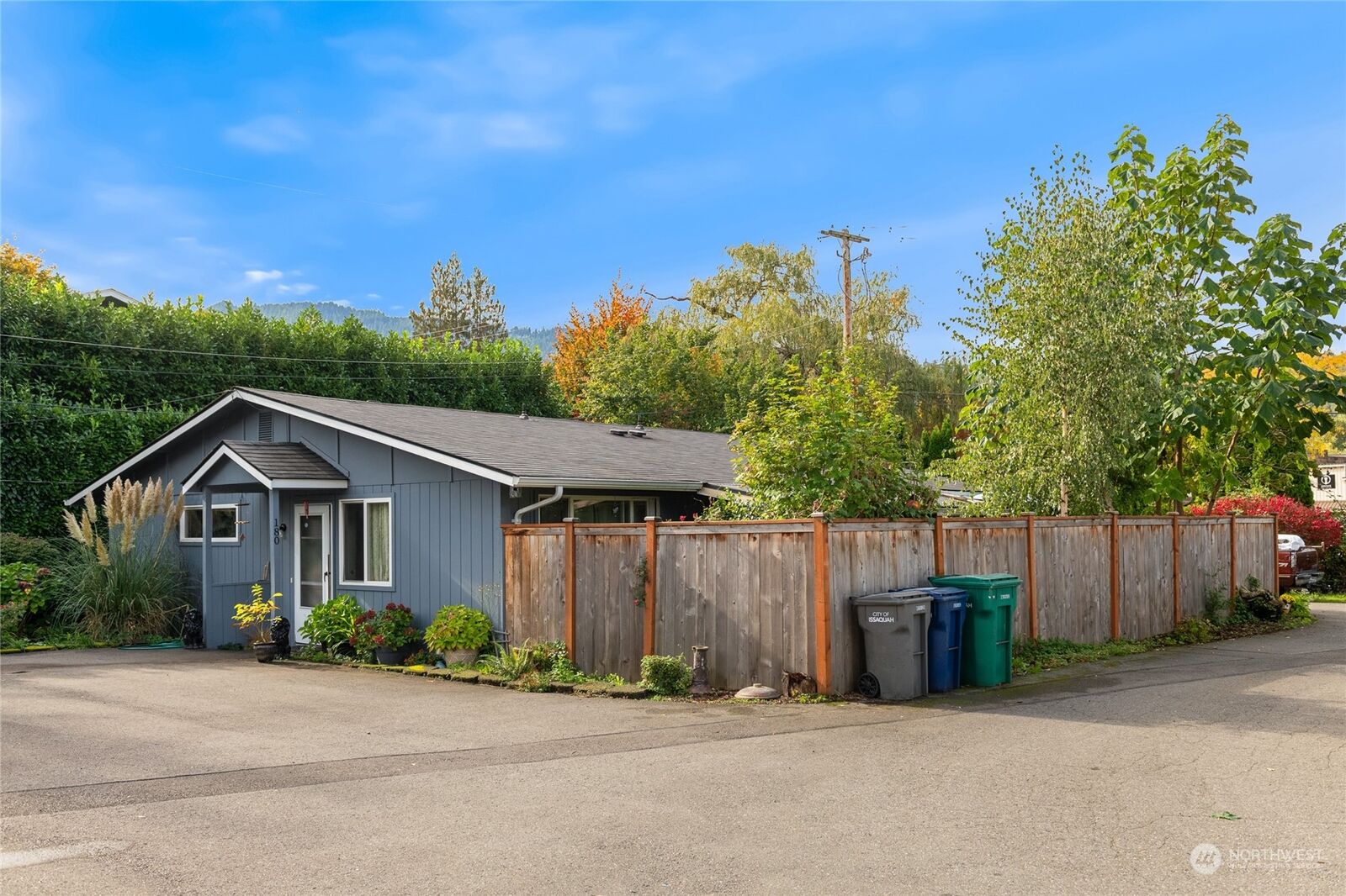 Property Photo:  180 -190 Rainier Boulevard N  WA 98027 