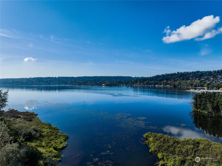 2 bed Kenmore home for sale 16929 Inglewood Road NE 203, Kenmore, WA 98028