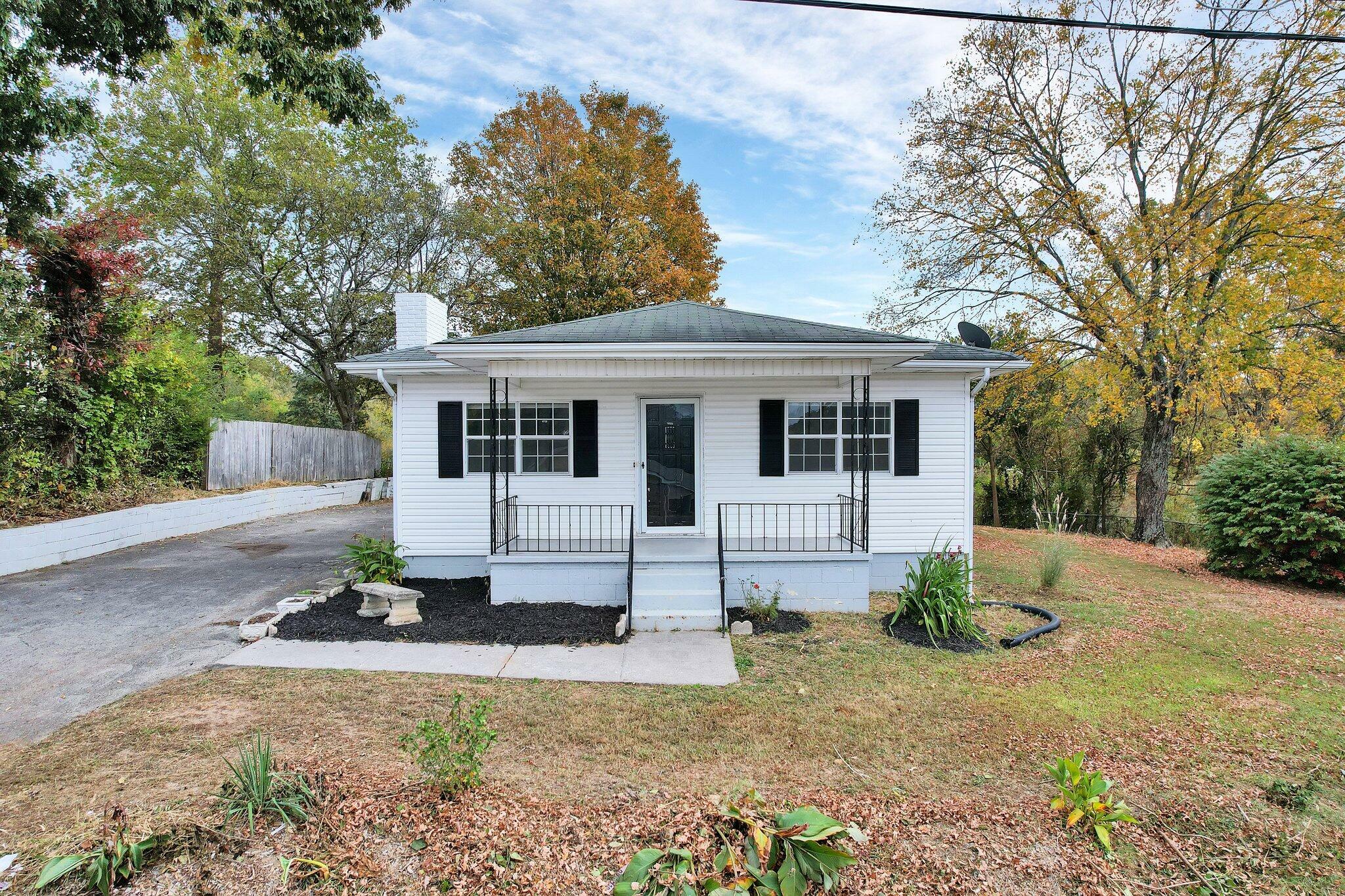 Property Photo:  420 East Street SE  TN 37311 