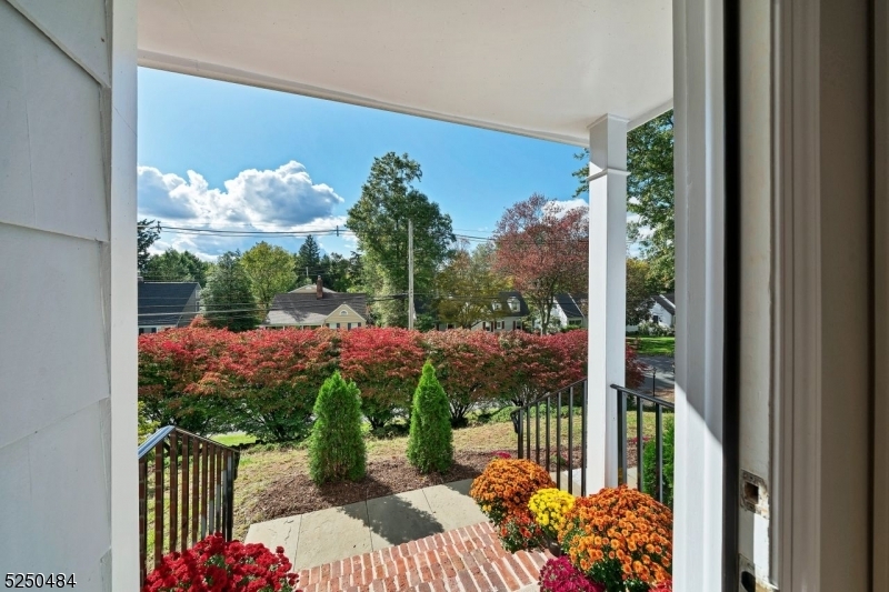 Property Photo:  29 Pittsford Way  NJ 07974 