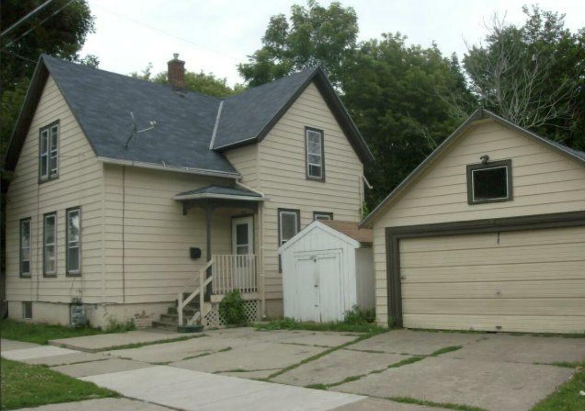 Property Photo:  815 17th St  WI 53403 