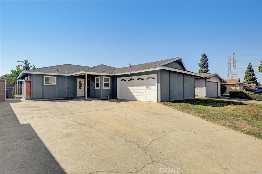 Property Photo:  330 E Sherman Drive  CA 90746 