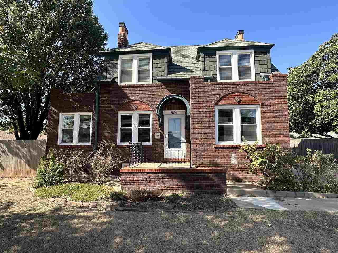 Property Photo:  920 N 5th  OK 74601 