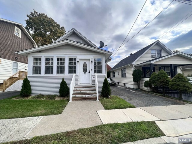 Property Photo:  178 North 12th Street  NJ 07508 