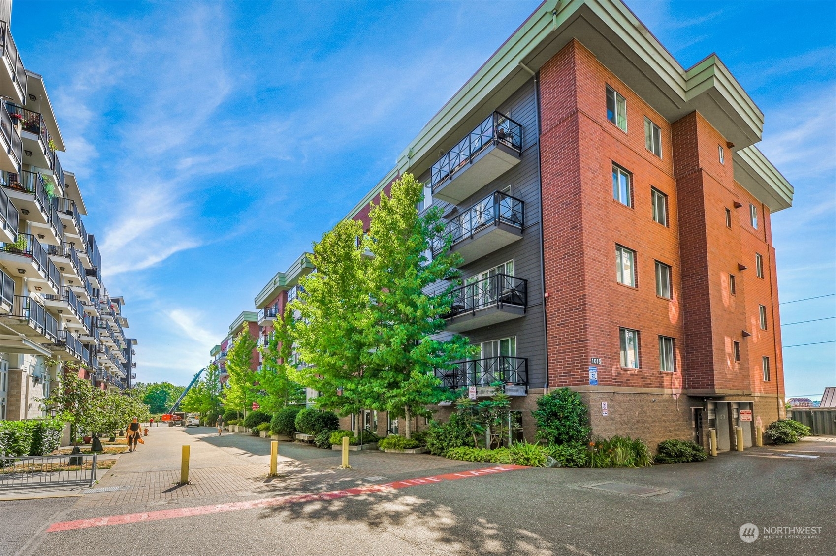 Property Photo:  1015 Railroad Avenue 402  WA 98225 