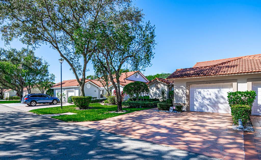 Property Photo:  7791 Majestic Palm Drive  FL 33437 