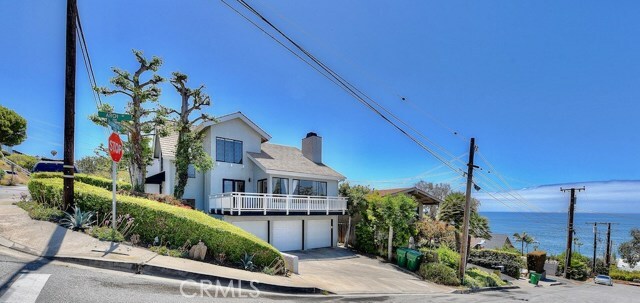 Property Photo:  2409 Glenneyre Street  CA 92651 