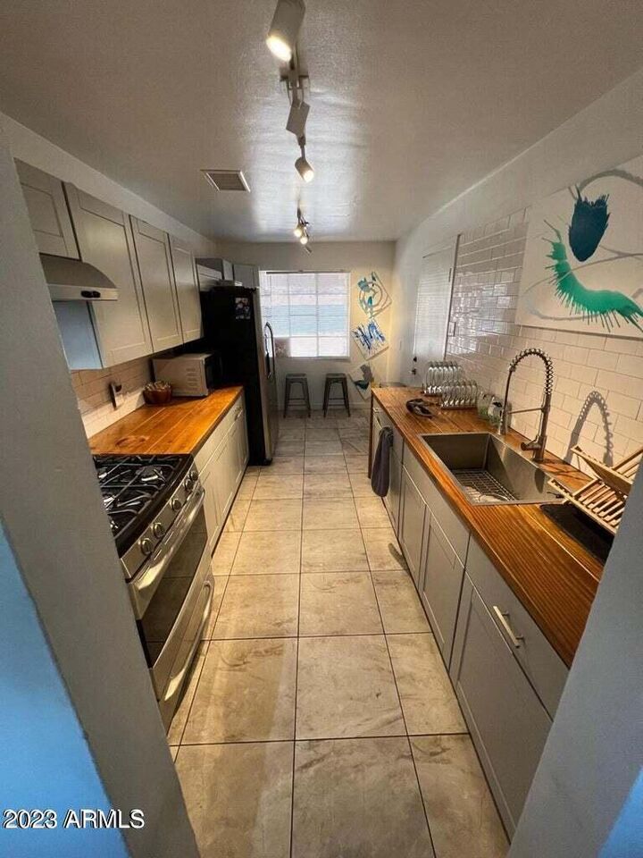Property Photo:  11 W Harwell Road  AZ 85041 
