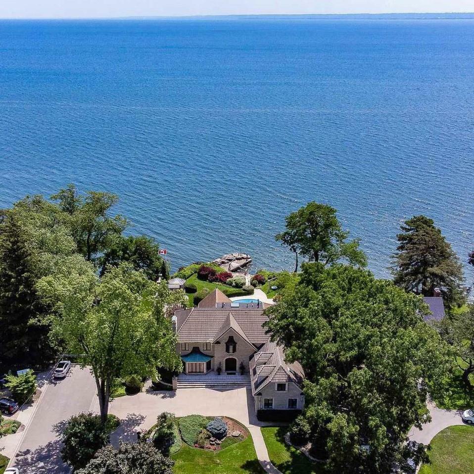 Property Photo: 3328 Lakeland Crescent ON L7N1B8