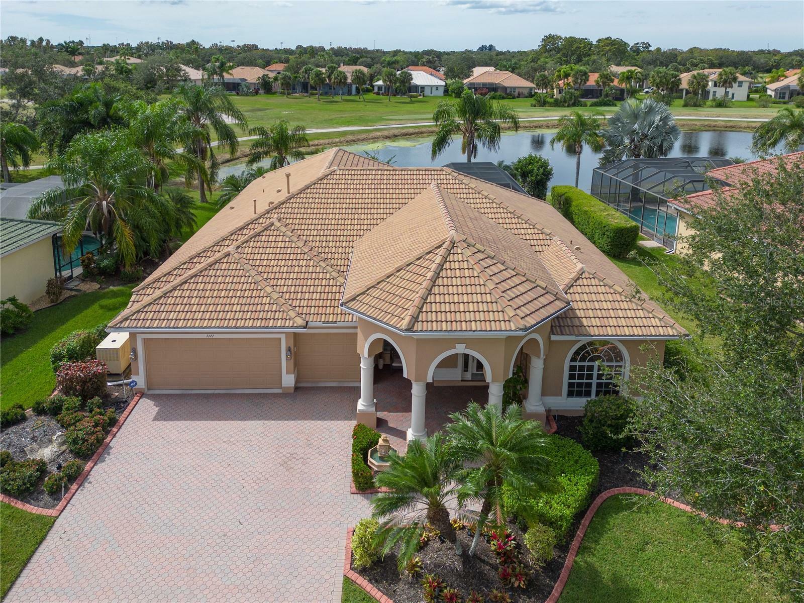 Property Photo:  7727 Camden Harbour Drive  FL 34212 