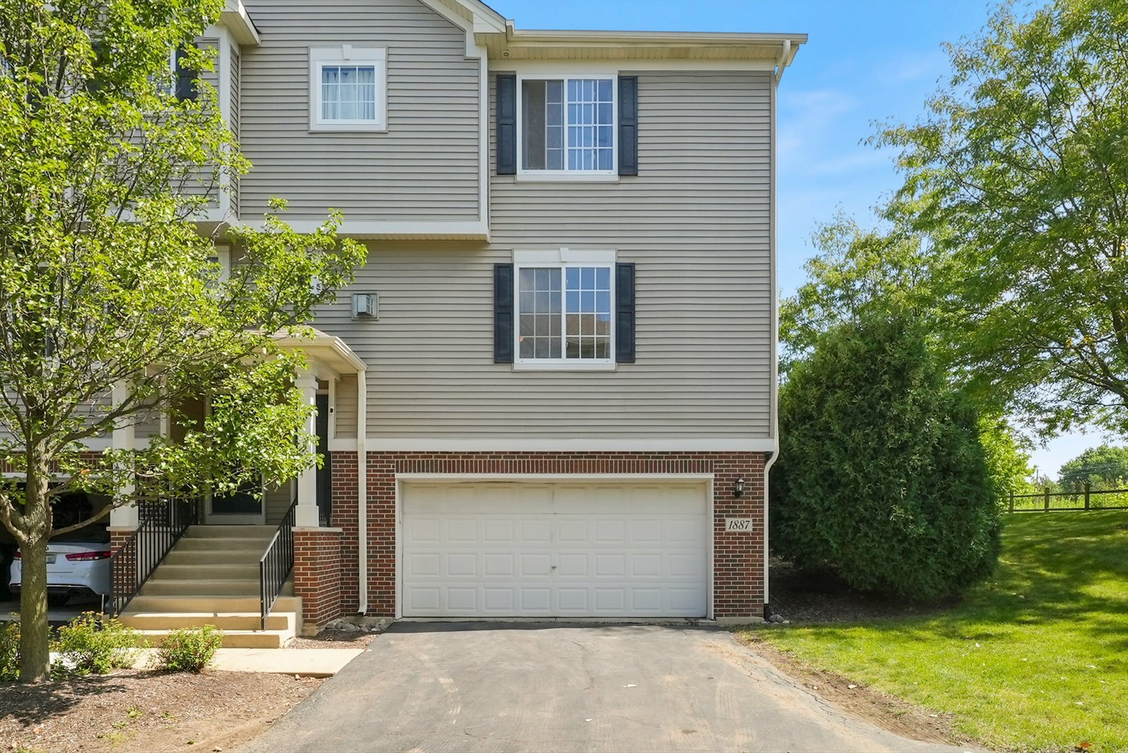 Property Photo:  1887 Indian Hill Lane  IL 60503 