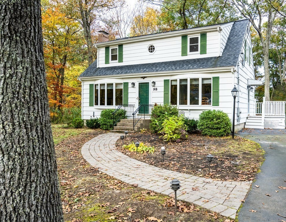 Property Photo:  98 Phillips Ln  MA 02093 