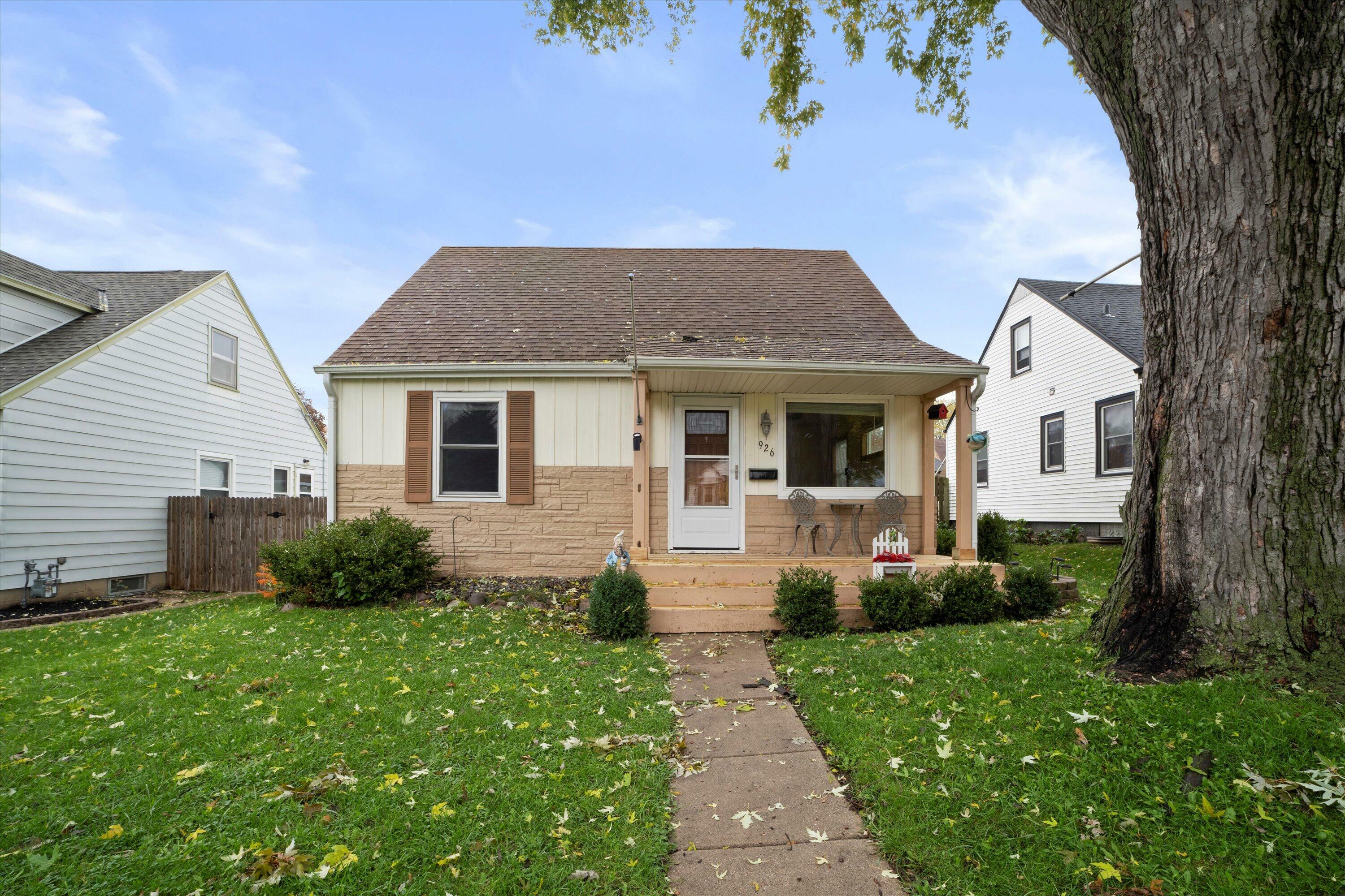 Property Photo: 926 S 102nd St WI 53214