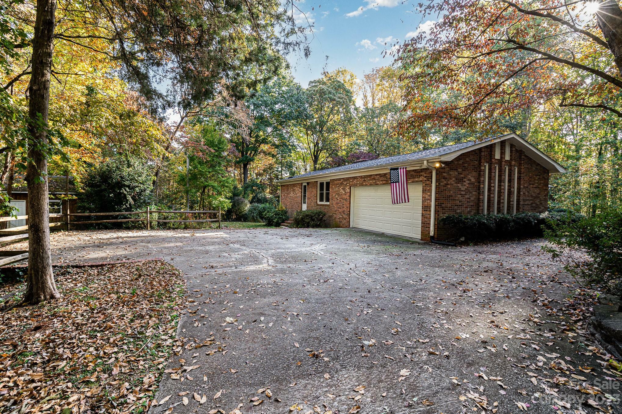 Property Photo: 142 Mary Circle NC 28025