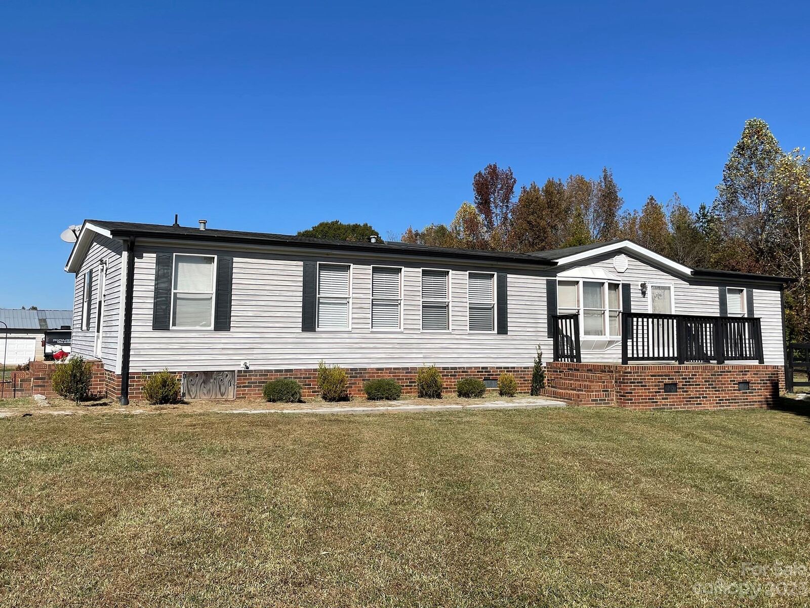 Property Photo:  207 Rowan Road  NC 27013 
