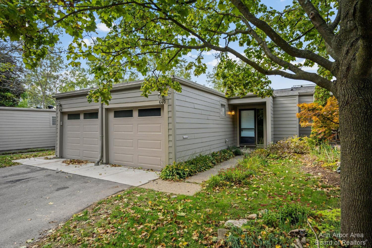 Property Photo: 640 Watersedge Court MI 48105