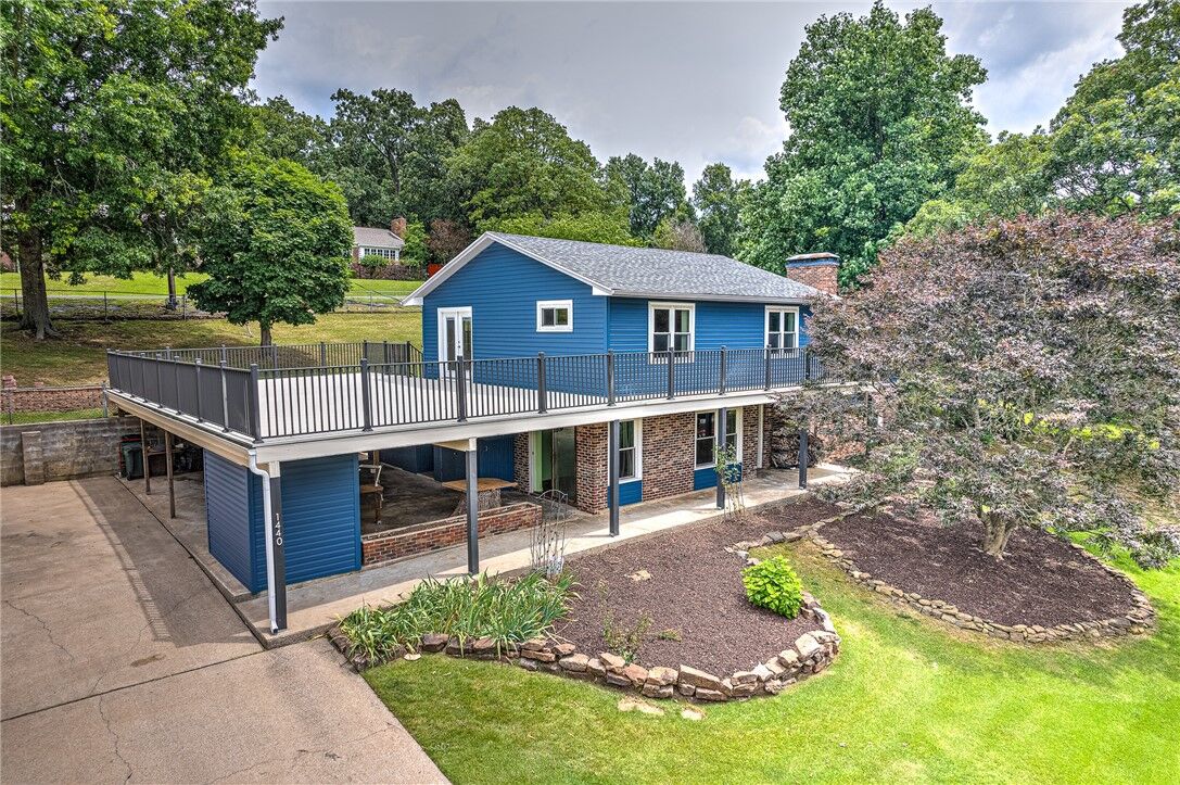 Property Photo: 1440 Viewpoint Drive AR 72701