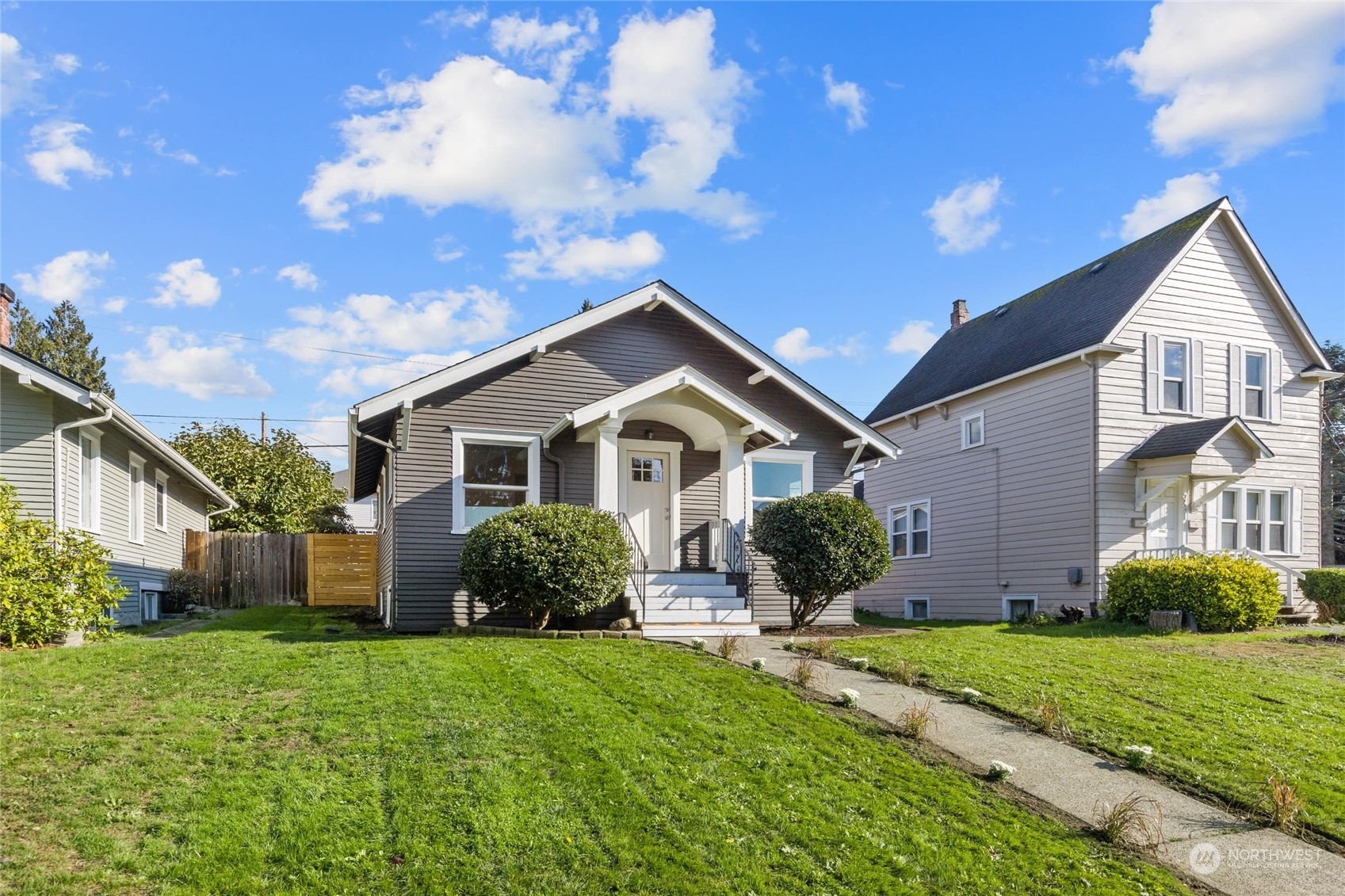 Property Photo:  3427 Rockefeller Avenue  WA 98201 