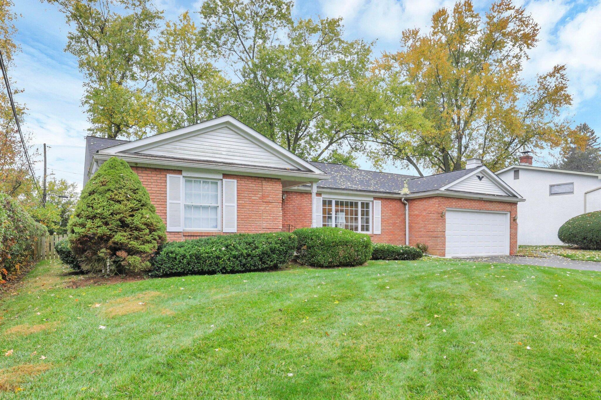 Property Photo:  5515 York Lane N  OH 43232 