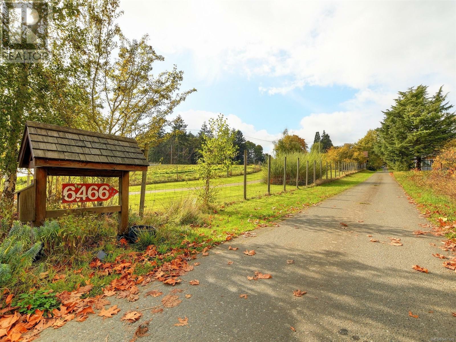 Property Photo: 6466 Oldfield Road BC V8M1X8