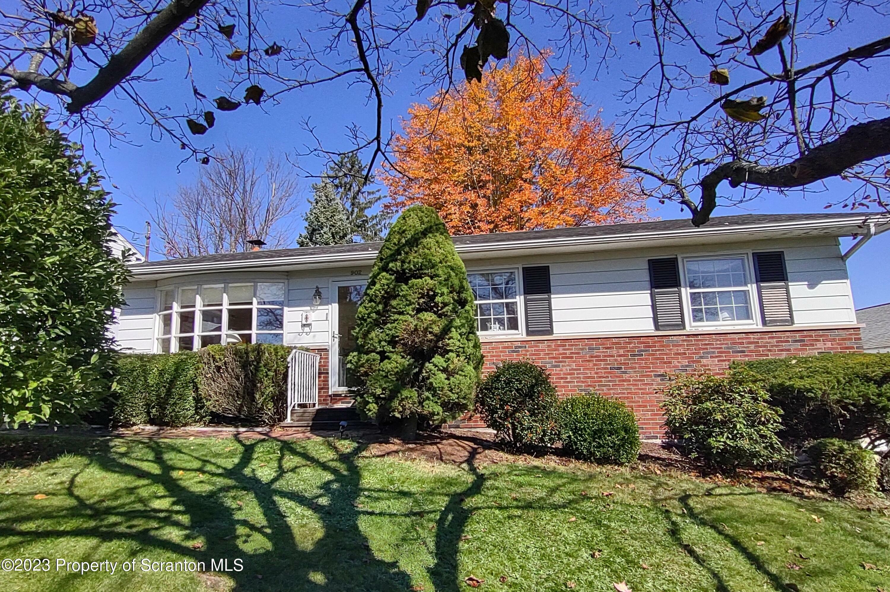 Property Photo:  902 Miles Avenue  PA 18519 