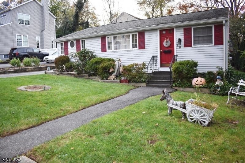 Property Photo:  12 Iroquois Ave  NJ 07035 