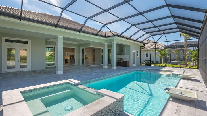 Property Photo: 7818 Bowspirit Way FL 34202