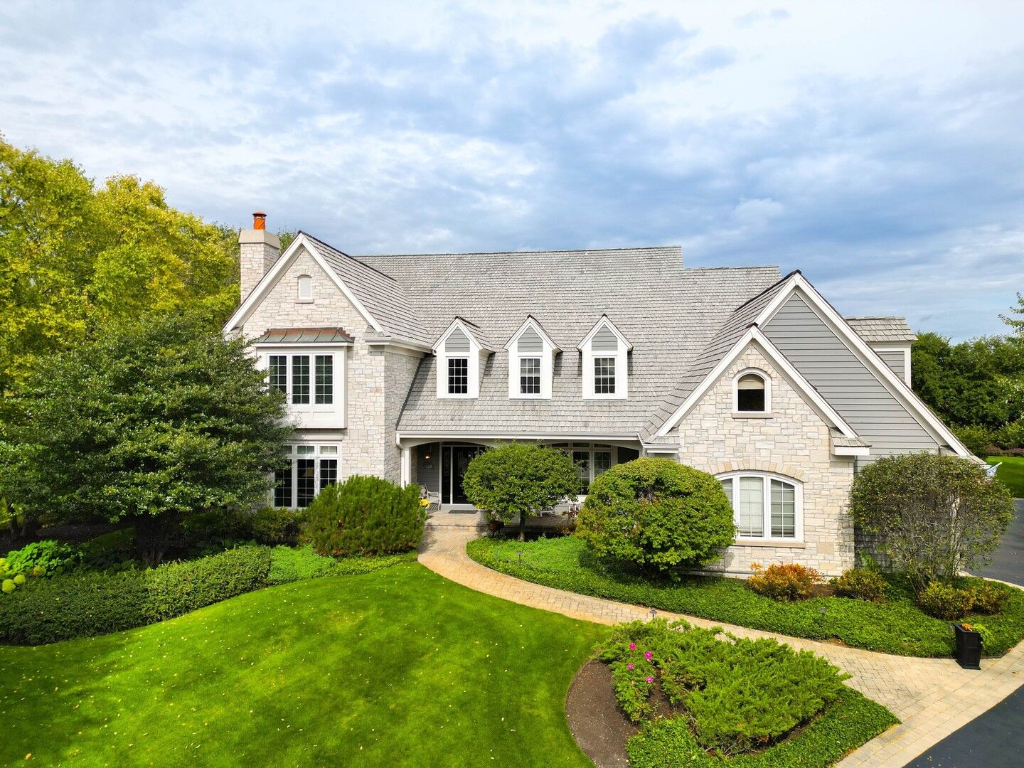 Property Photo: 5216 W River Bend Drive IL 60048