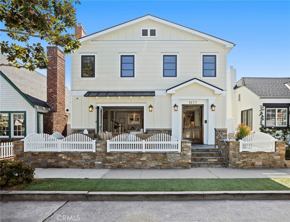 Property Photo: 1577 Miramar Drive CA 92661