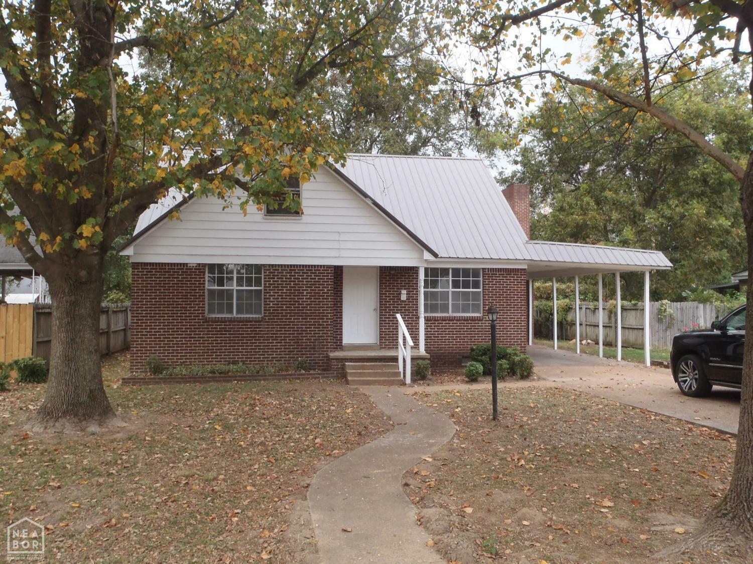 Property Photo:  709 Holden Ave  AR 72112 