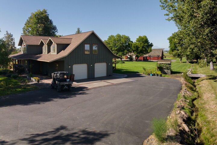 Property Photo: 11311 SW Fleming Road OR 97753