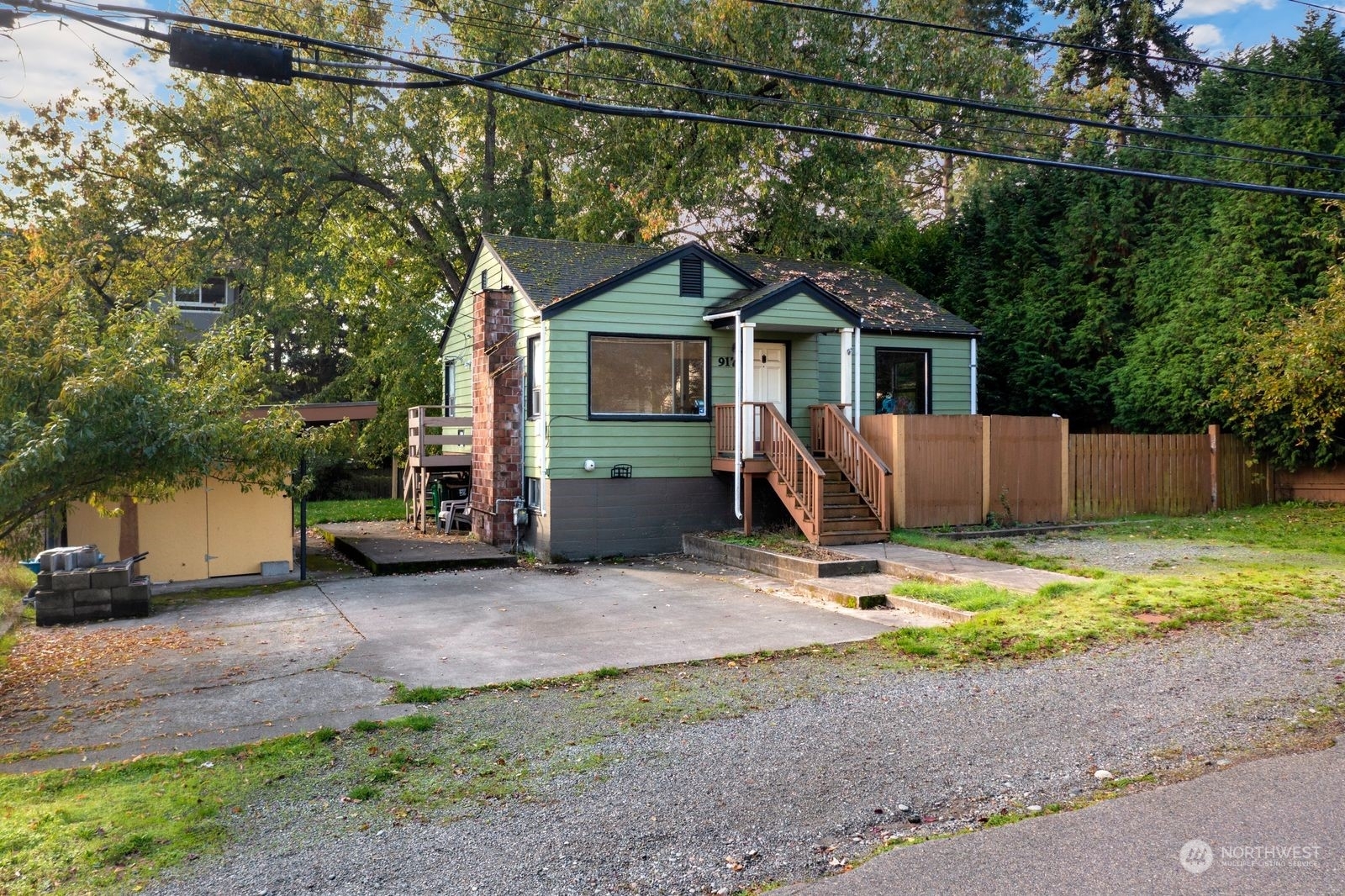 Property Photo: 917 NE 115th Street WA 98125