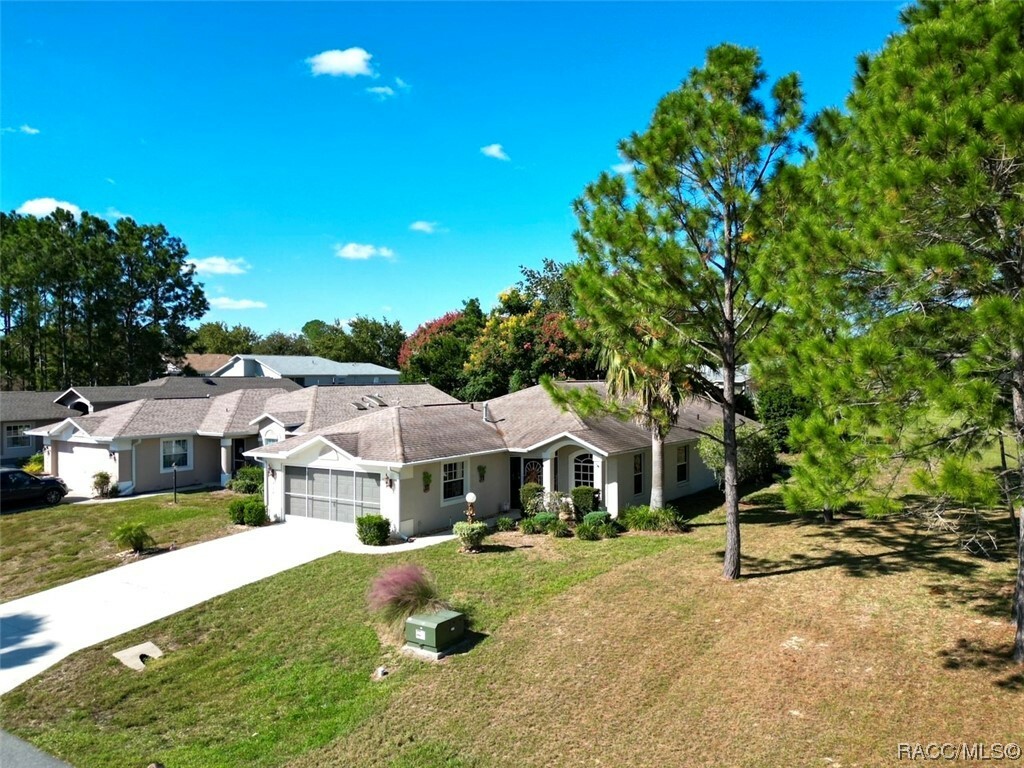 Property Photo:  1819 W Nicole Drive  FL 34461 