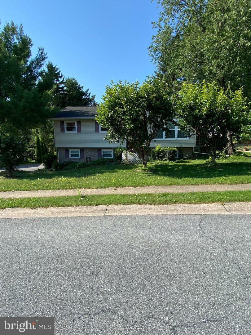 Property Photo:  452 Biscayne Road  PA 17601 