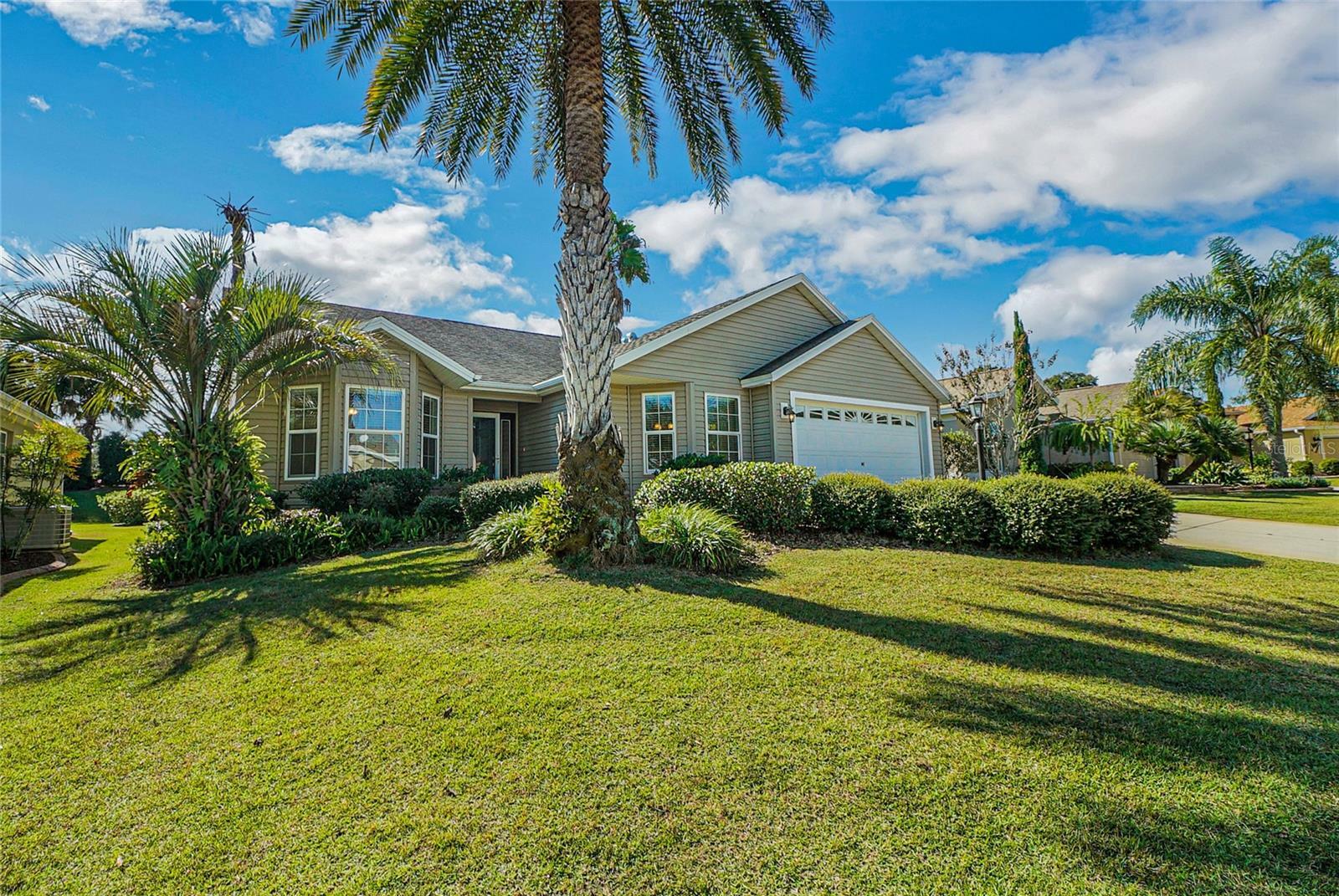 Property Photo:  930 Misty Court  FL 32162 