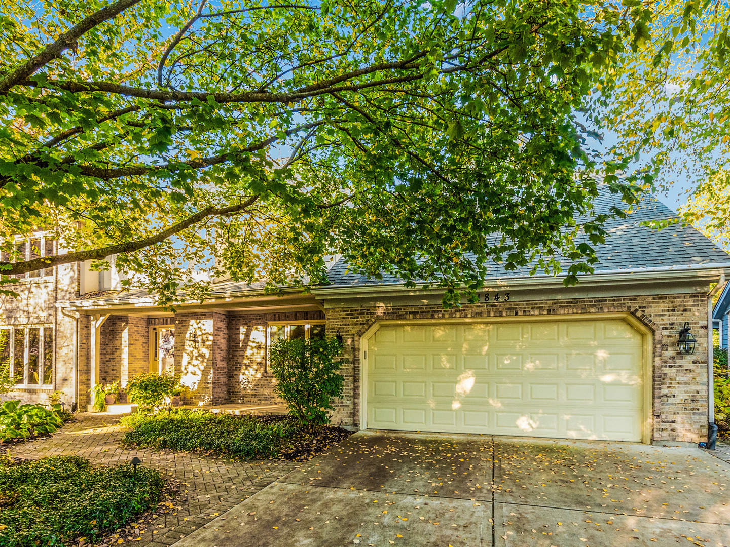 Property Photo:  1843 River Ridge Circle  IL 60565 