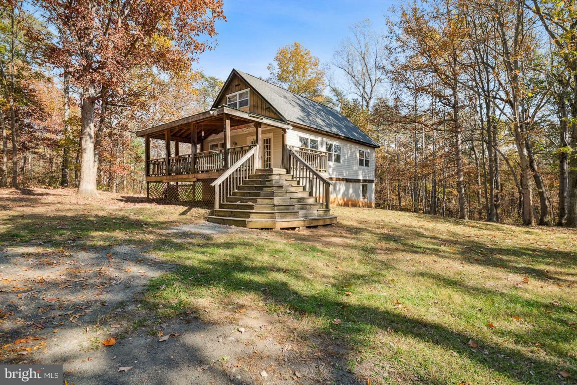 Property Photo:  16047 Foxfield Run  VA 22701 