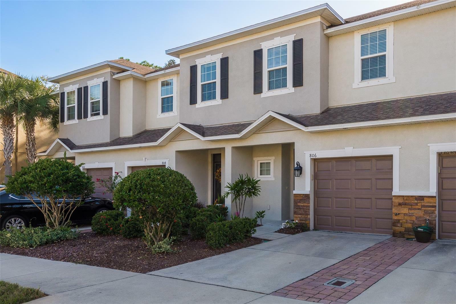 Property Photo: 806 Merlot Court FL 34677