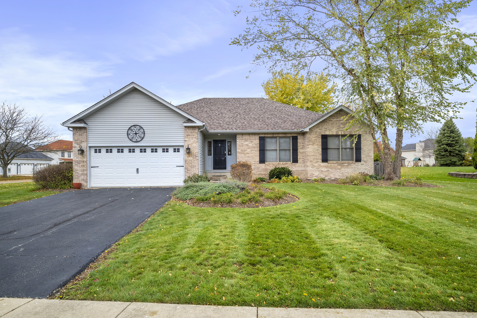 Property Photo: 269 Isleview Drive IL 60543