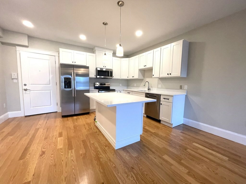 Property Photo: 138 Eastern Ave 6 MA 02148