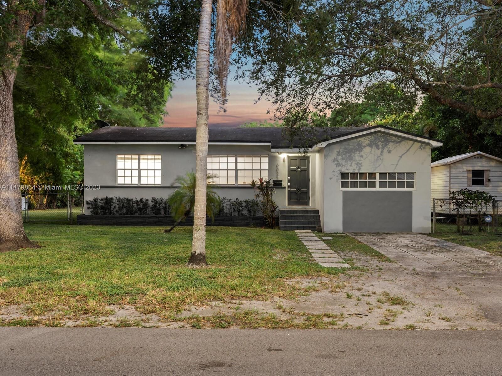 Property Photo: 6022 SW 58th St FL 33143