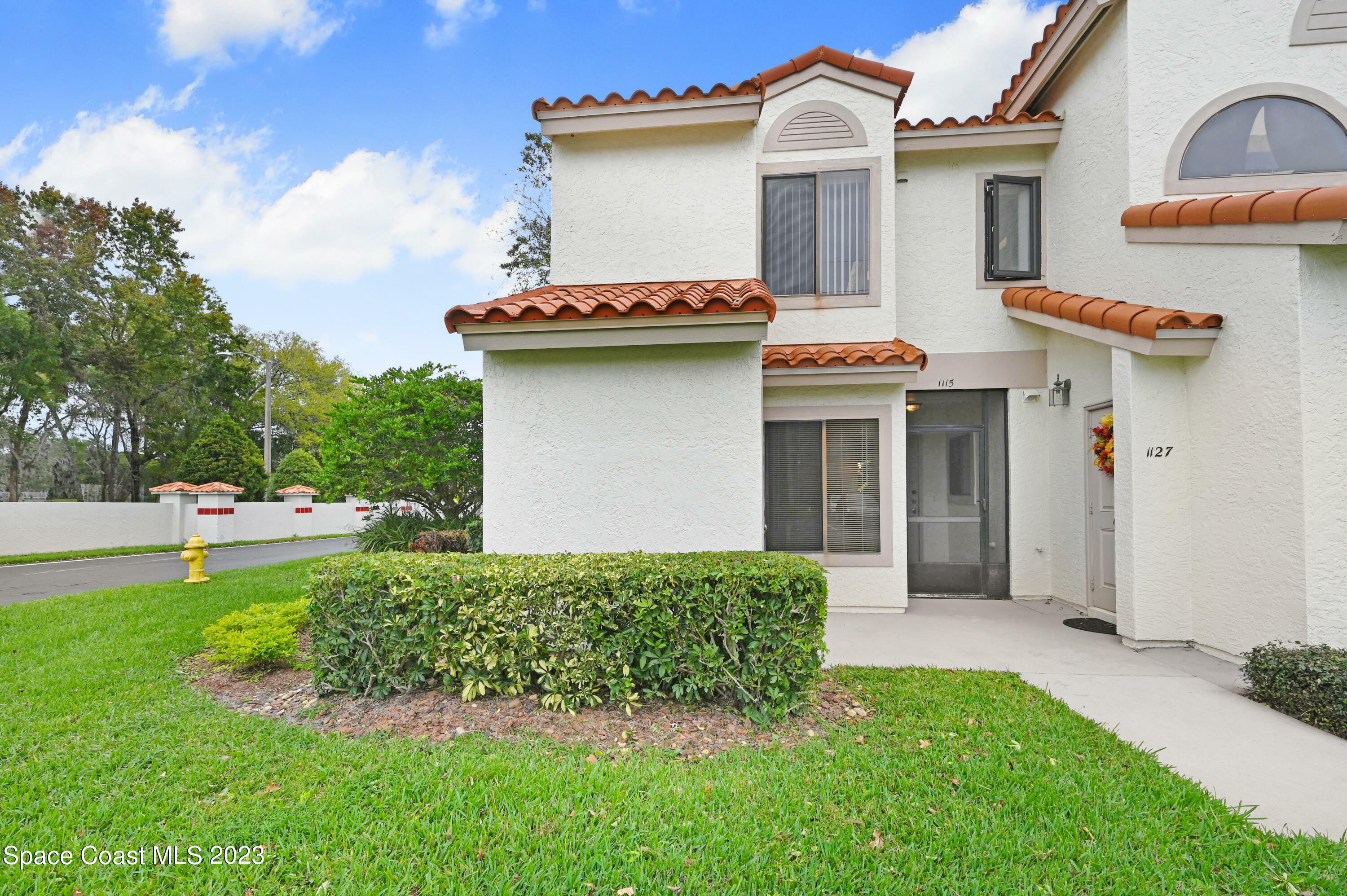 Property Photo:  1115 Country Club Drive  FL 32780 