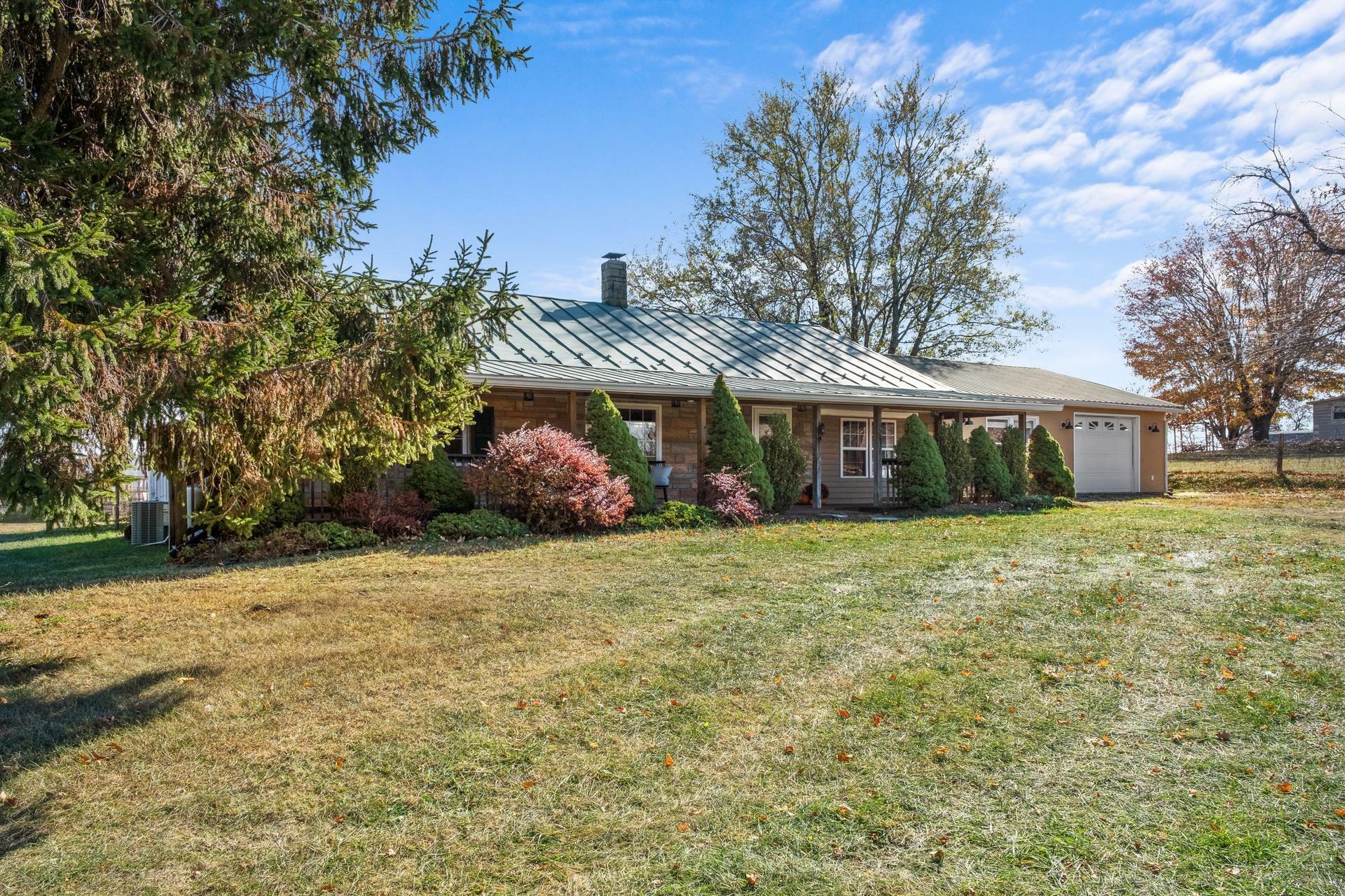 Property Photo: 1426 Middlebrook Rd VA 24401