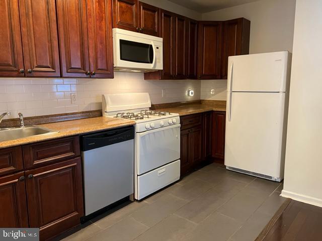 Property Photo: 540 South Street 2F PA 19147