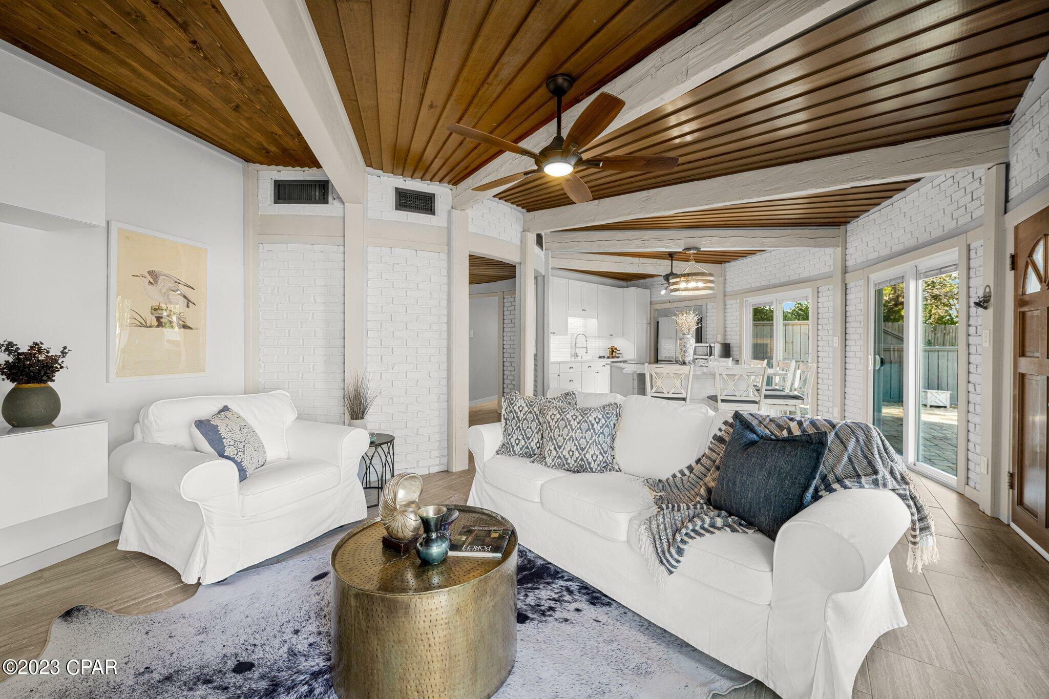 Property Photo: 101 E Gulf Court FL 32413