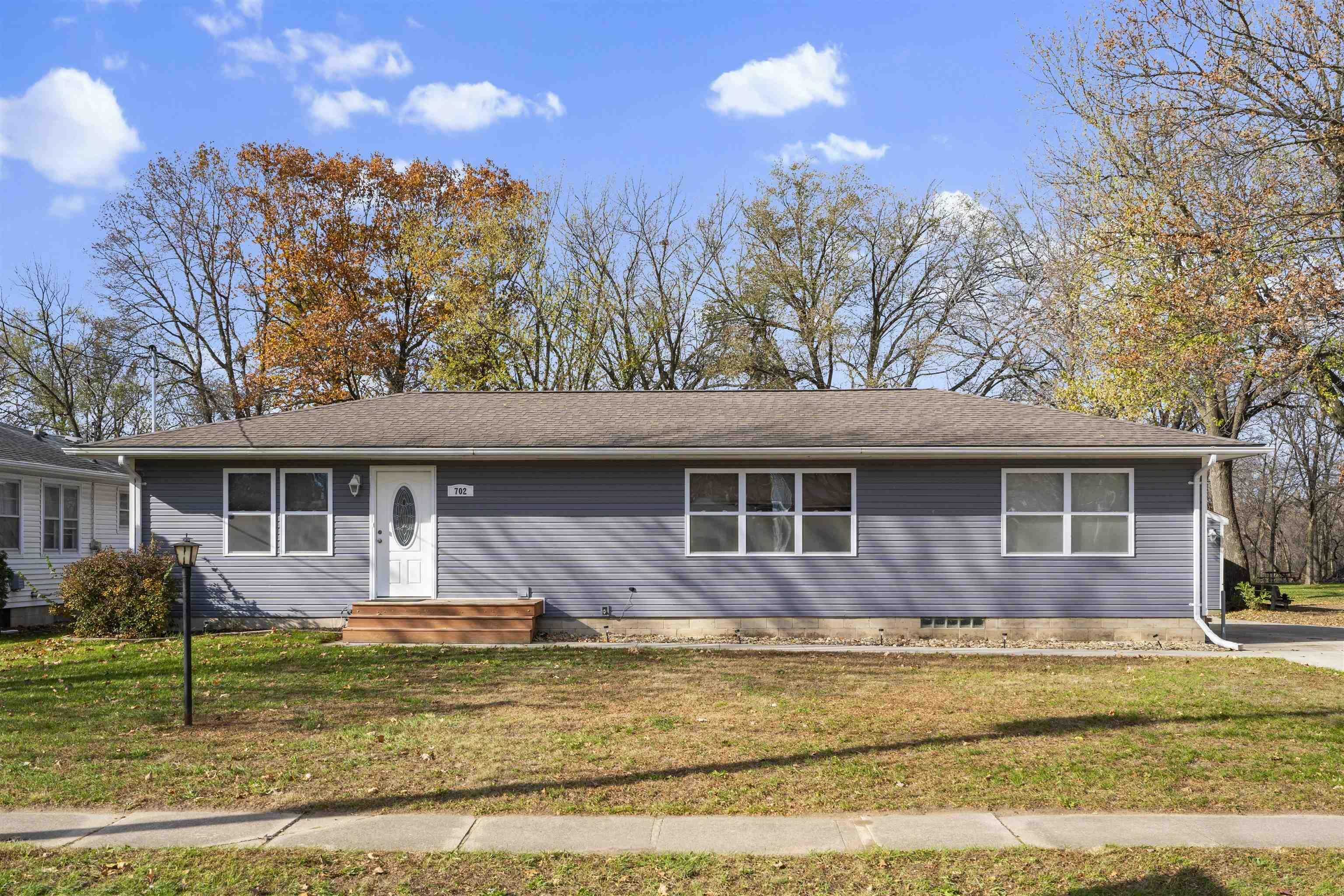 Property Photo: 702 Main St IA 50647
