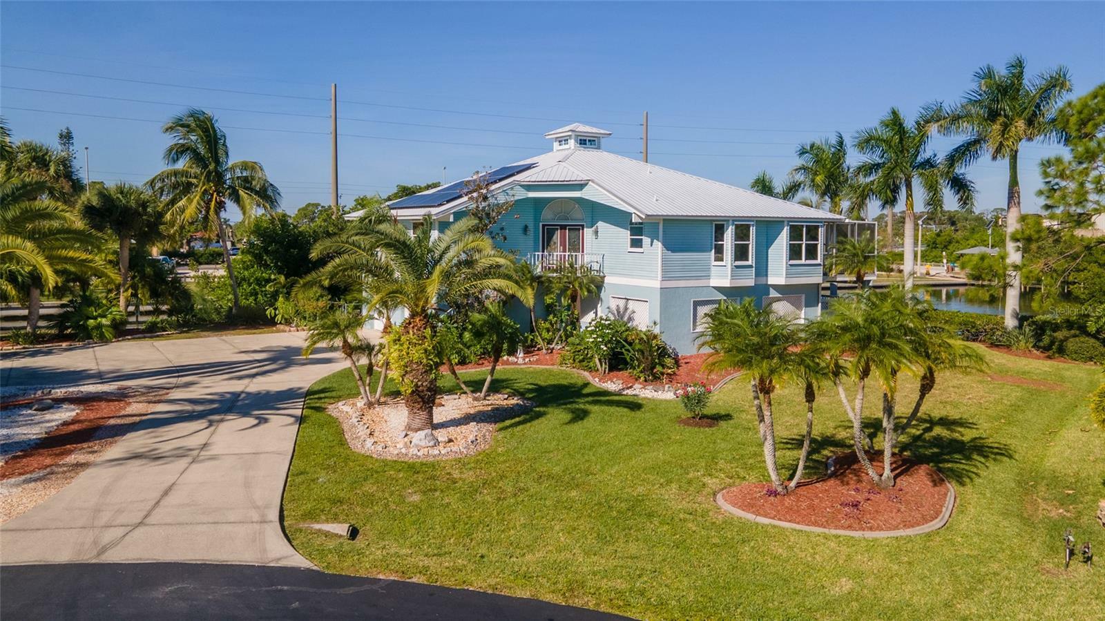 Property Photo:  7113 Pinebay Boulevard  FL 34224 