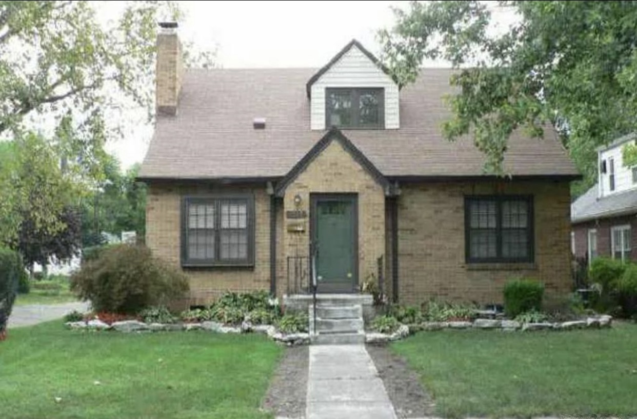 Property Photo:  1025 E 60th Street  IN 46220 