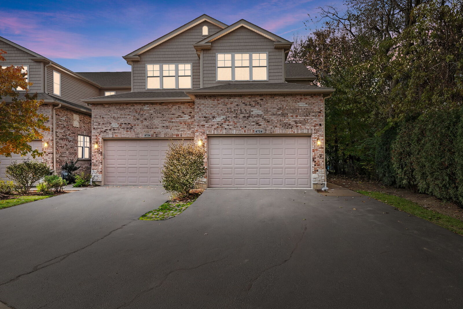 Property Photo:  4724 Auvergne Avenue 4724  IL 60532 