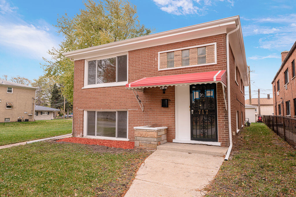 Property Photo:  717 Sibley Boulevard  IL 60409 